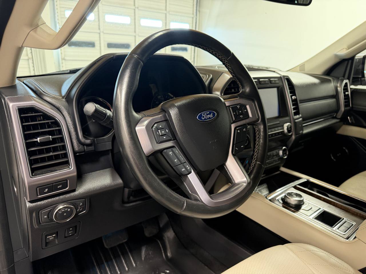 Used 2019 Ford Expedition Platinum RWD image 14