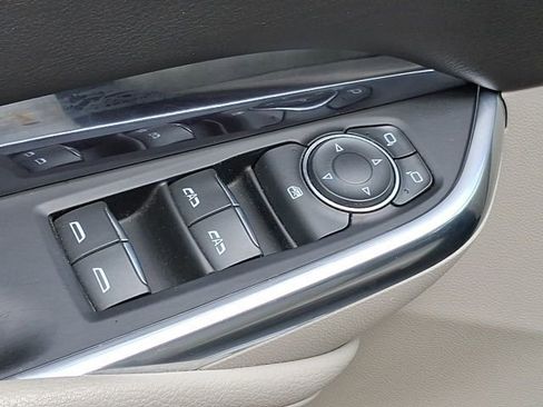 Used 2021 Cadillac XT4 Luxury w/ Driver Awareness Package image 20