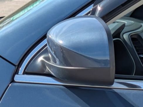 Used 2019 Jeep Cherokee Latitude w/ Popular Appearance Group image 12