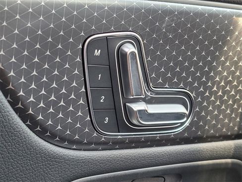 Certified 2025 Mercedes-Benz GLA 250 image 19