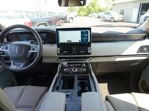 Used 2023 Lincoln Navigator Reserve AWD/4WD image 25