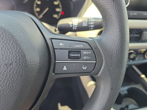 Certified 2025 Honda HR-V LX image 21
