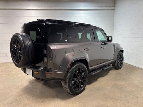 Used 2026 Land Rover Defender 110 X-Dynamic SE AWD/4WD image 6
