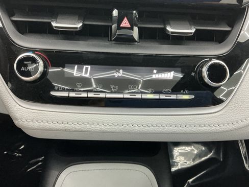 Used 2020 Toyota Corolla SE FWD image 36