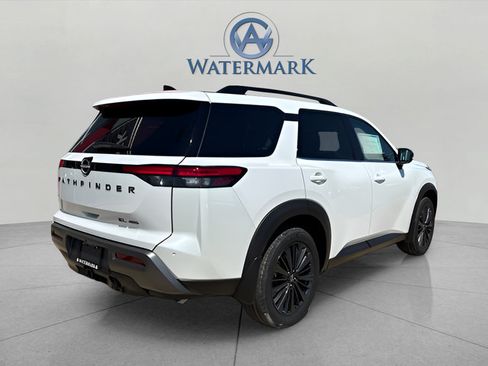 New 2026 Nissan Pathfinder SL w/ SL Premium Package AWD/4WD image 4