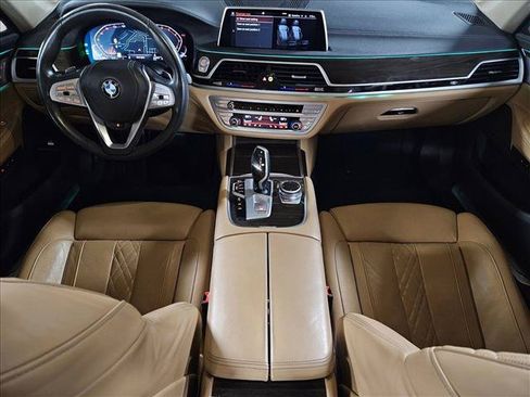 Used 2022 BMW 740i xDrive w/ Premium Package AWD/4WD image 19