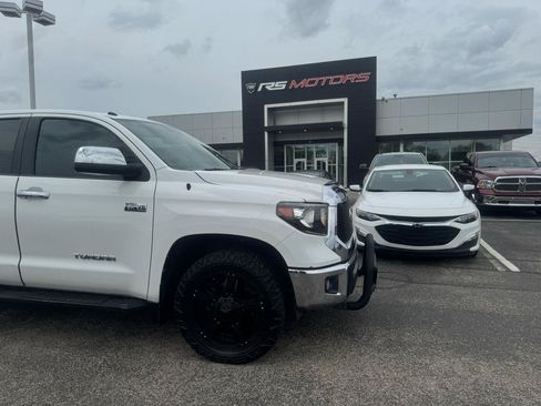Used 2017 Toyota Tundra SR5 w/ SR5 Upgrade Package RWD image 13
