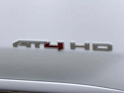 Used 2022 GMC Sierra 2500 AT4 w/ AT4 Premium Plus Package AWD/4WD image 5