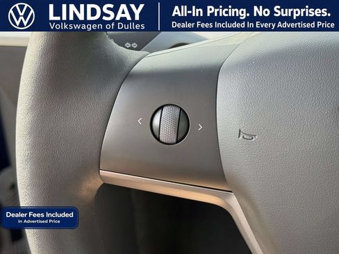Used 2023 Tesla Model Y Long Range AWD/4WD image 23
