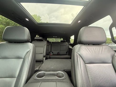 Used 2021 Chevrolet Tahoe LT w/ LT Signature Package RWD image 9