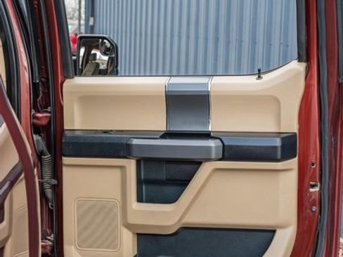 Used 2015 Ford F150 XLT w/ Equipment Group 302A Luxury image 38