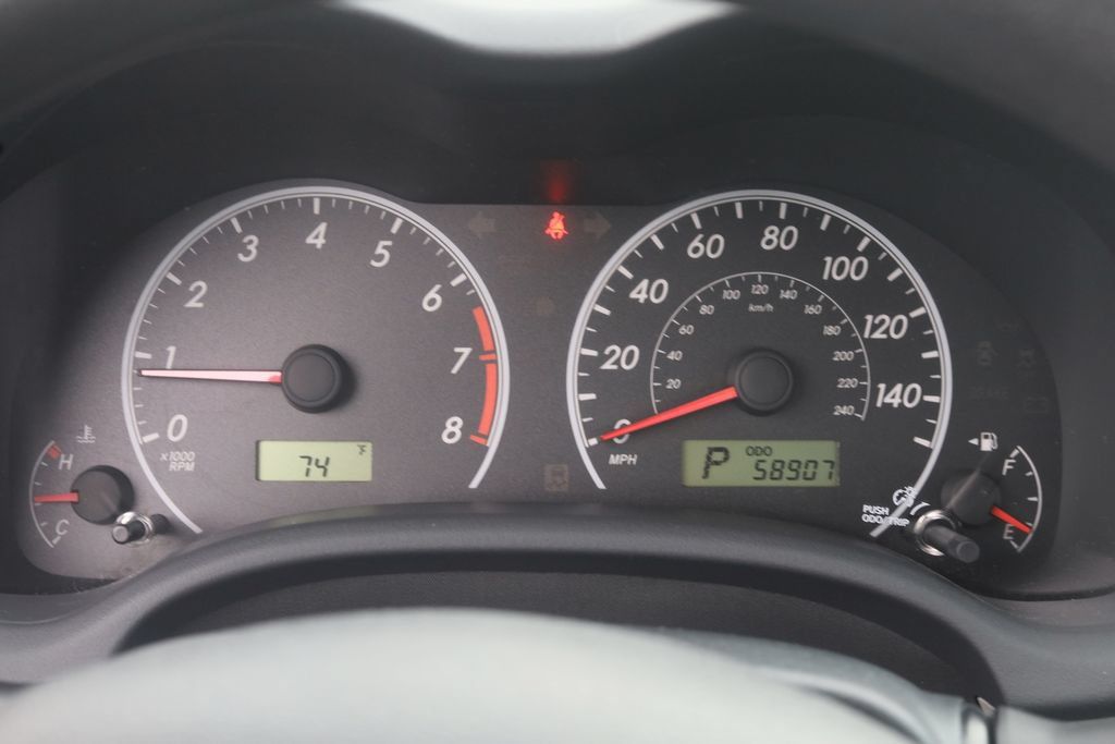 Used 2013 Toyota Corolla LE FWD image 33