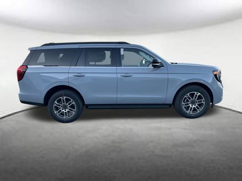 New 2025 Ford Expedition Active image 6