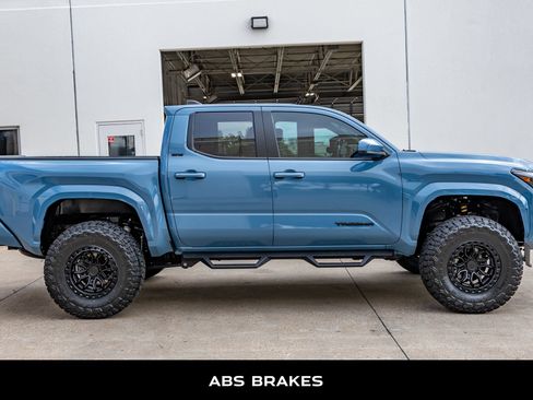 Used 2026 Toyota Tacoma TRD Sport AWD/4WD image 11