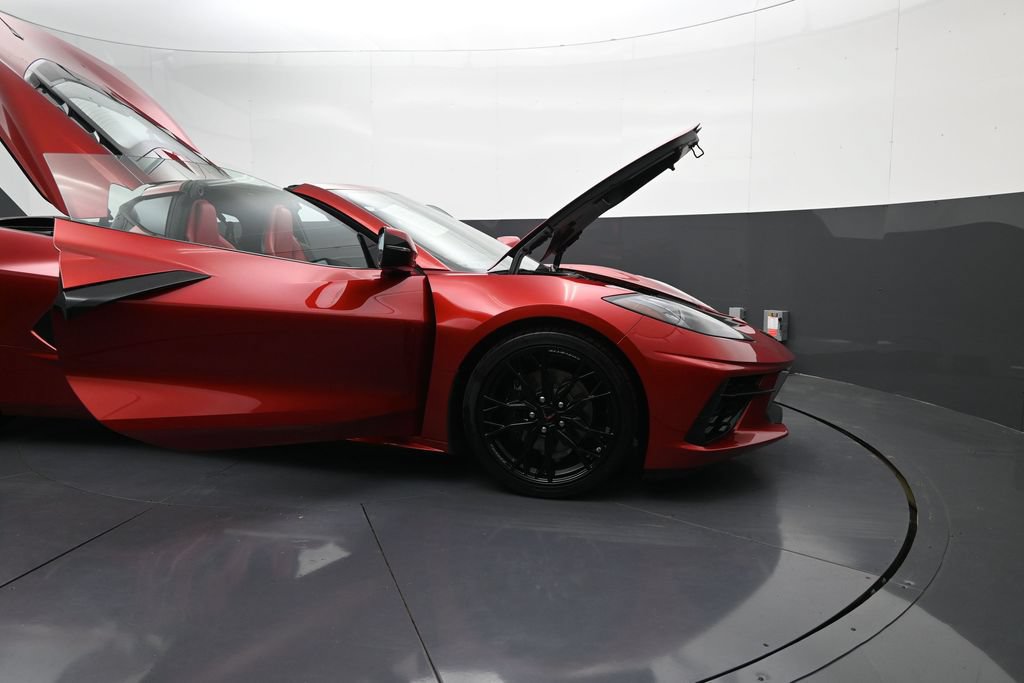 Used 2024 Chevrolet Corvette Stingray Coupe RWD image 9