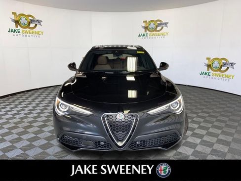 Used 2023 Alfa Romeo Stelvio Ti image 3