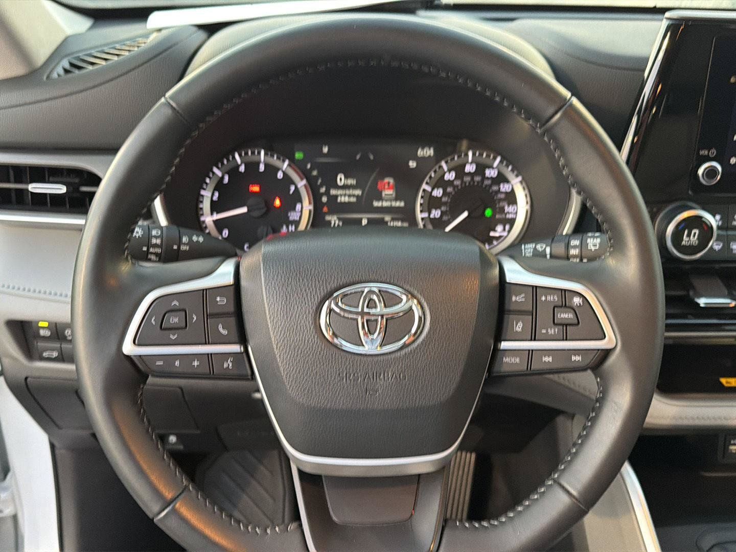 Certified 2023 Toyota Highlander XLE FWD image 21