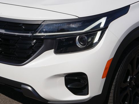 Certified 2024 Kia Seltos X-Line image 16