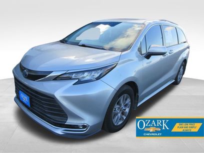 Used 2022 Toyota Sienna XLE
