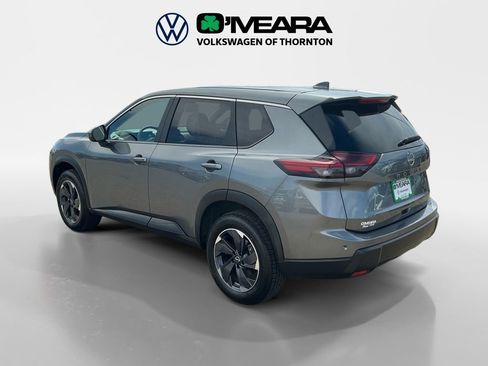 Used 2024 Nissan Rogue SV FWD image 3