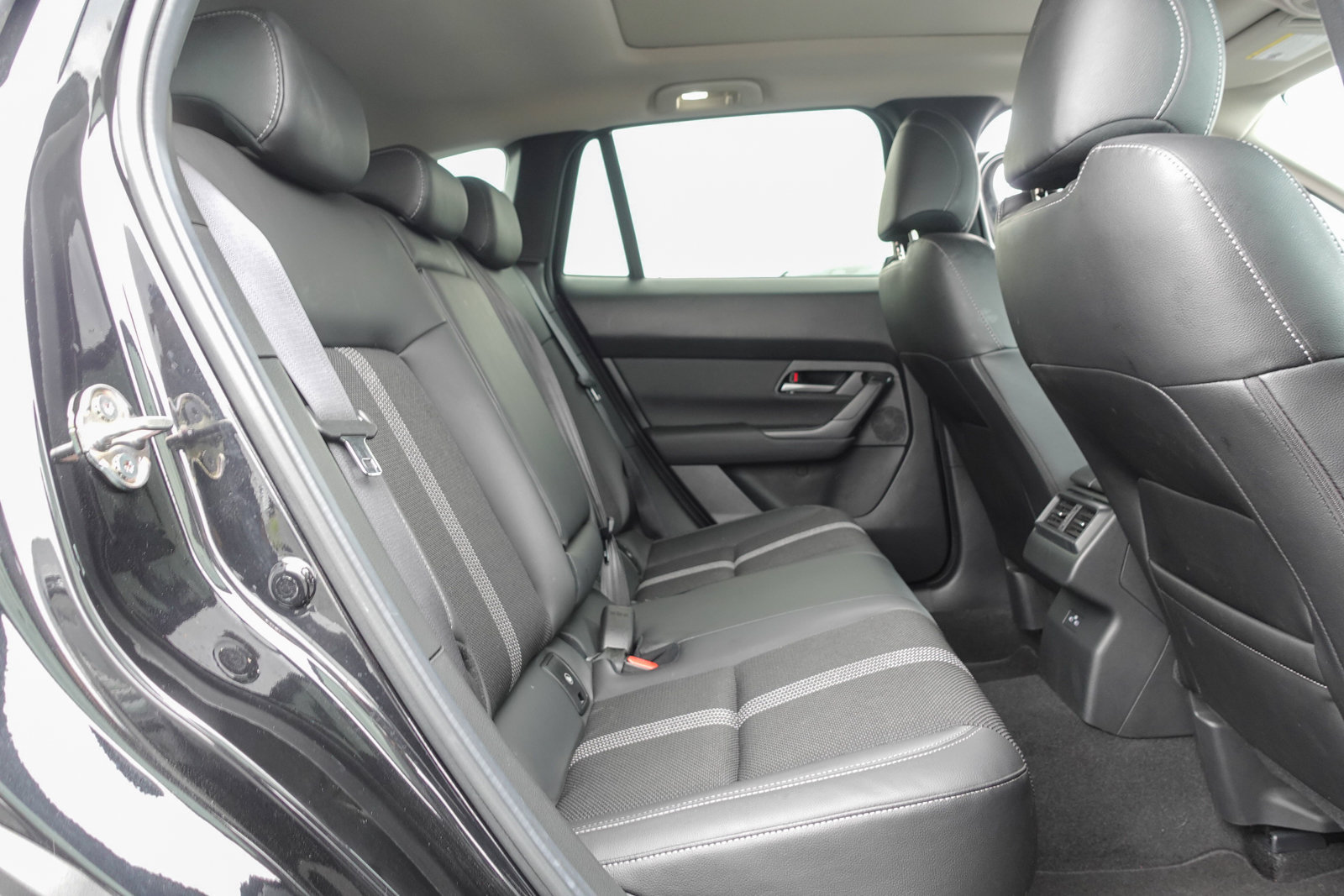 Used 2026 MAZDA CX-50 AWD 2.5 S w/ Preferred Pkg image 16
