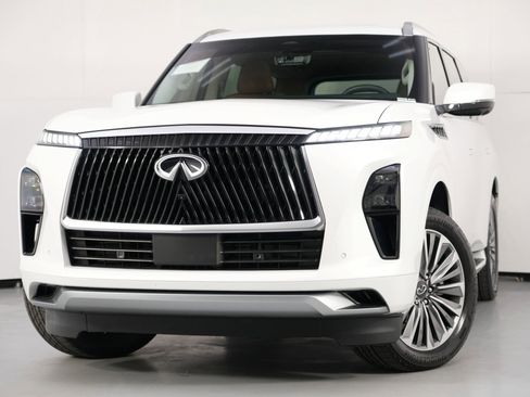 Used 2025 INFINITI QX80 Luxe image 3