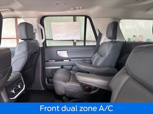 New 2026 Ford Expedition Active AWD/4WD image 15