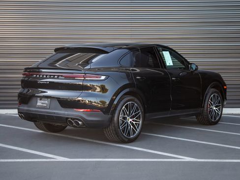 Certified 2024 Porsche Cayenne S AWD/4WD image 7