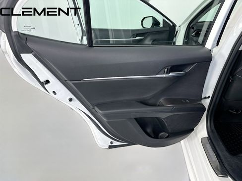 Used 2023 Toyota Camry SE FWD image 30