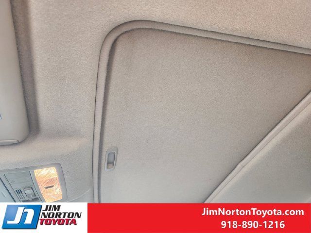 Used 2011 Toyota Highlander Limited w/ Tow Pkg AWD/4WD image 26