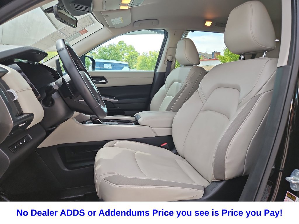 Used 2023 Nissan Pathfinder SL w/ Black Appearance Package FWD image 23