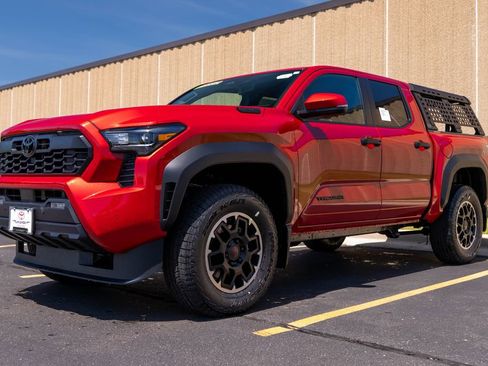 New 2026 Toyota Tacoma TRD Off-Road w/ TRD Off Road Upgrade Package AWD/4WD image 4