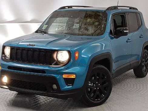 Used 2022 Jeep Renegade Altitude w/ Sun/Sound Group AWD/4WD image 6