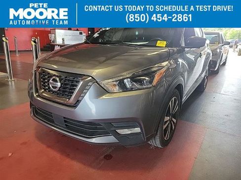 Used 2020 Nissan Kicks SR w/ SR Premium Package FWD image 1