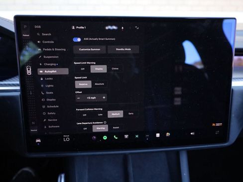 Used 2022 Tesla Model X Plaid image 34