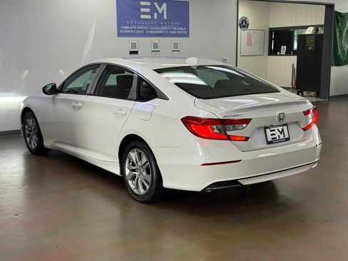 Used 2018 Honda Accord LX image 5
