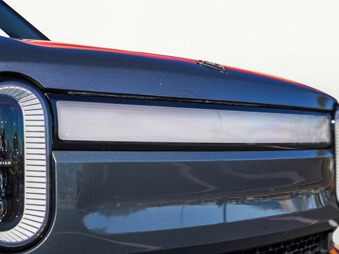 Used 2022 Rivian R1S Launch Edition image 3