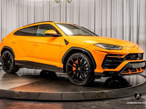Used 2022 Lamborghini Urus image 22