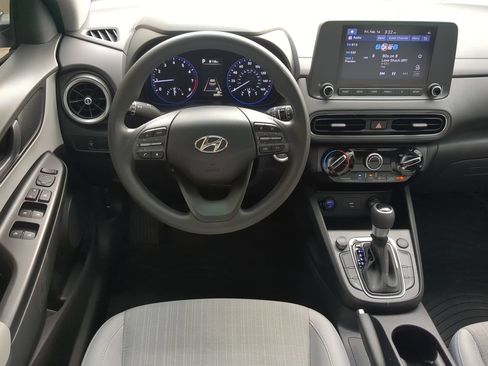 Certified 2022 Hyundai Kona SEL FWD image 12