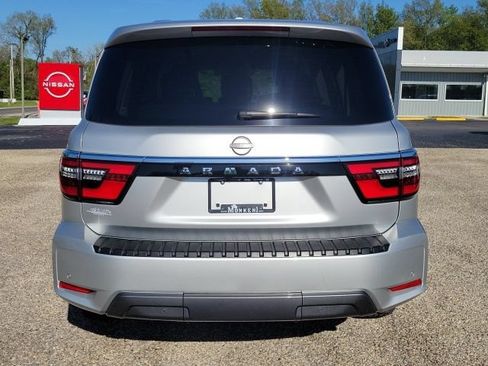 Used 2024 Nissan Armada SV AWD/4WD image 9