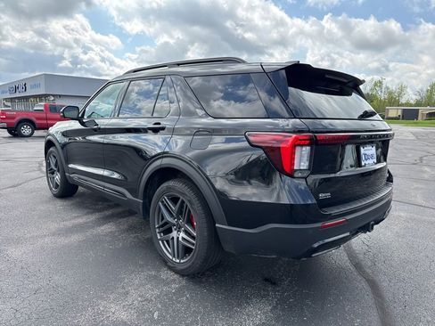 Used 2025 Ford Explorer ST-Line w/ ST-Line Street Pack AWD/4WD image 2