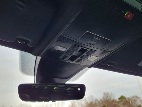 Certified 2024 Volkswagen Tiguan SE R-Line image 30