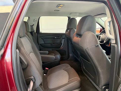 Used 2017 Chevrolet Traverse LT w/ Style and Technology Package FWD image 17