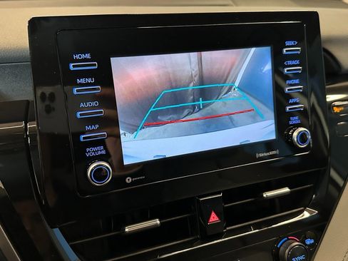 Used 2022 Toyota Camry SE image 12