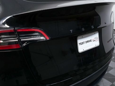 Used 2021 Tesla Model Y Performance image 5