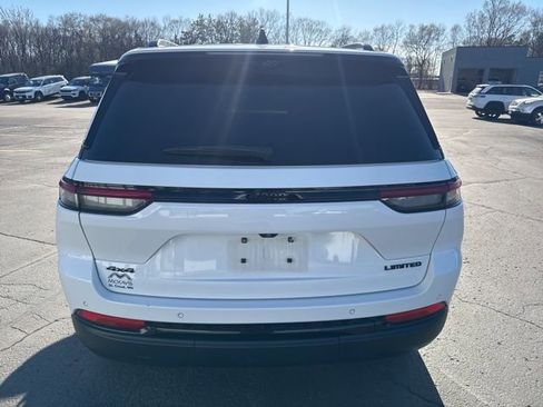 Used 2024 Jeep Grand Cherokee Limited w/ Luxury Tech Group II AWD/4WD image 9