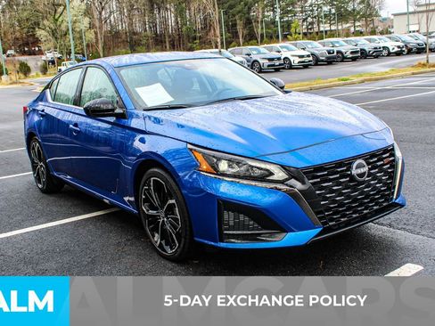 Used 2025 Nissan Altima 2.5 SR image 3