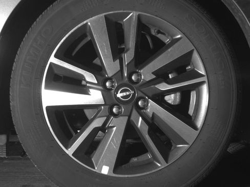 Used 2025 Nissan Versa SV FWD image 15