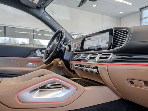 New 2026 Mercedes-Benz GLS 580 4MATIC image 18