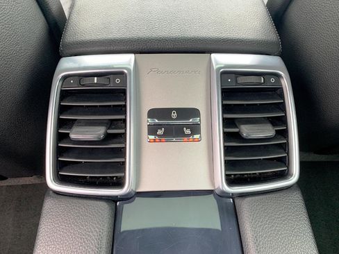 Used 2013 Porsche Panamera 4S image 14